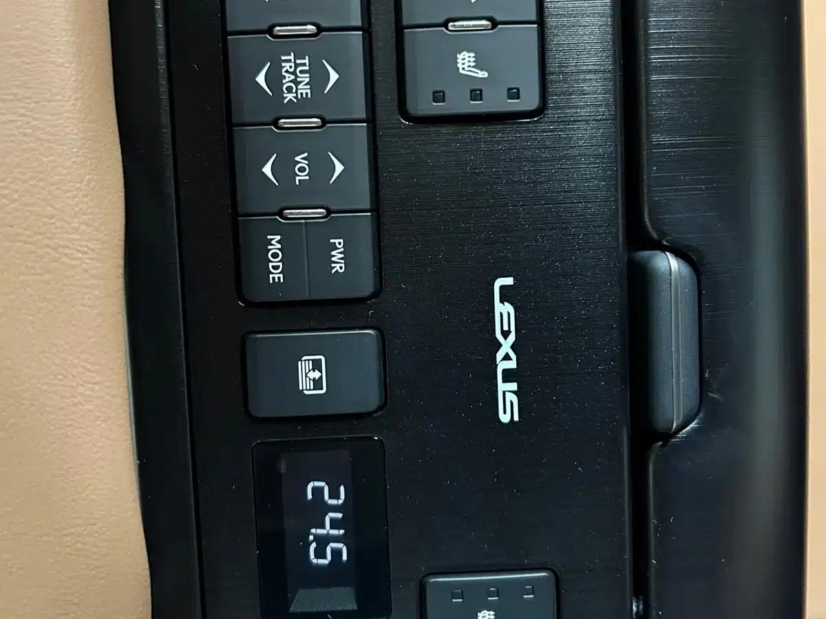 Lexus ES 2020 300h Executive Edition — миниатюра 31