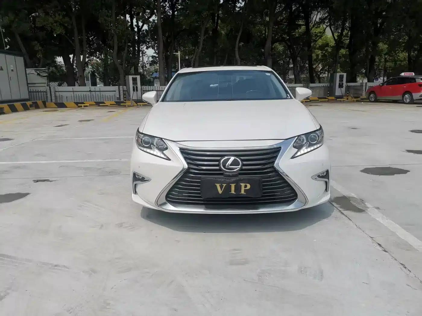 Lexus ES 2015 200 Elite Edition — миниатюра 1