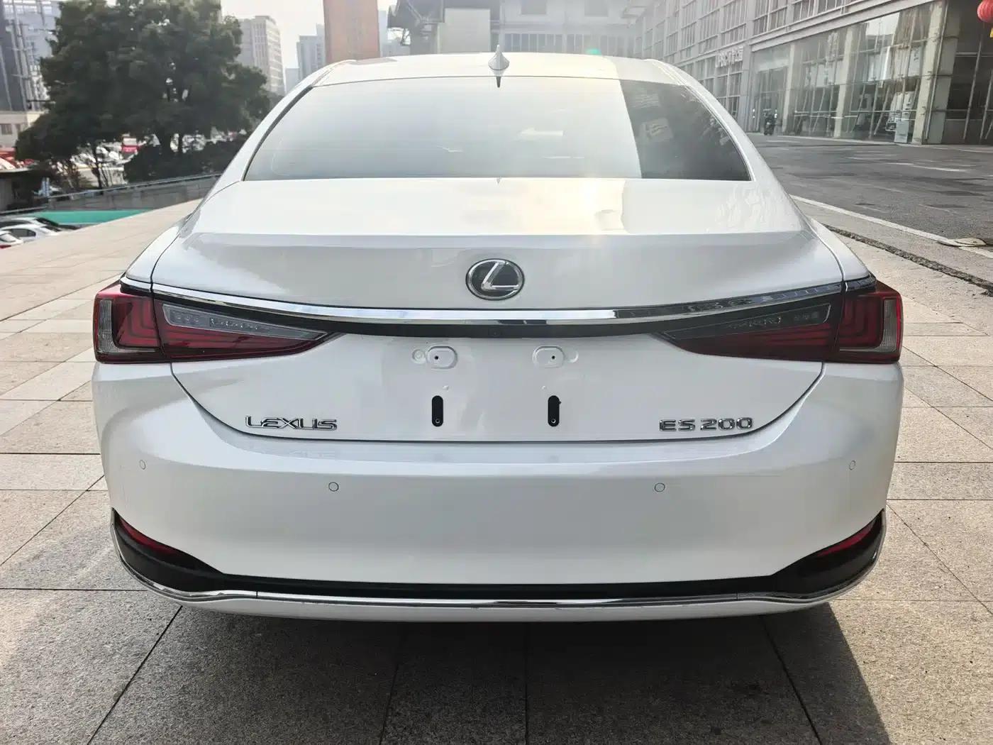 Lexus ES 2024 200 Premium Edition — миниатюра 5