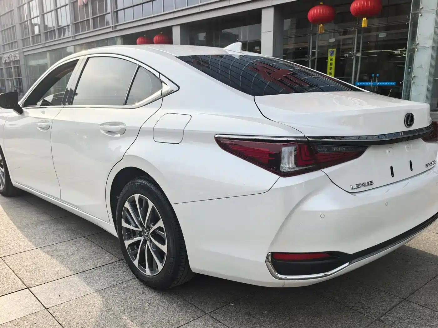 Lexus ES 2024 200 Premium Edition — миниатюра 6