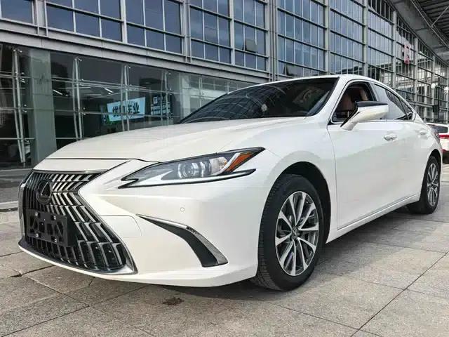 Lexus ES 2024 200 Premium Edition