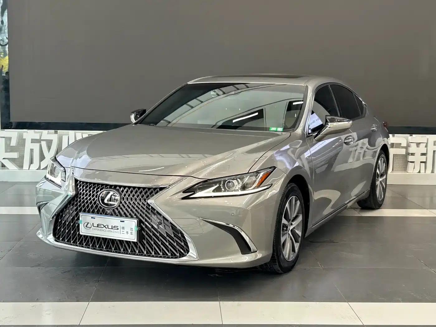 Lexus ES 2018 200 Luxury Edition (China V emission standard) — миниатюра 1