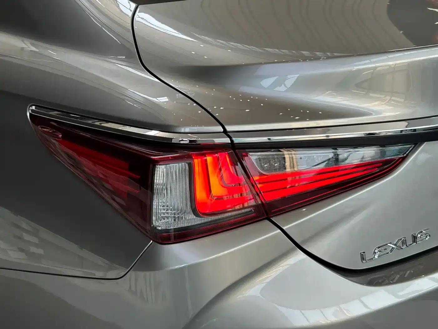 Lexus ES 2018 200 Luxury Edition (China V emission standard) — миниатюра 11