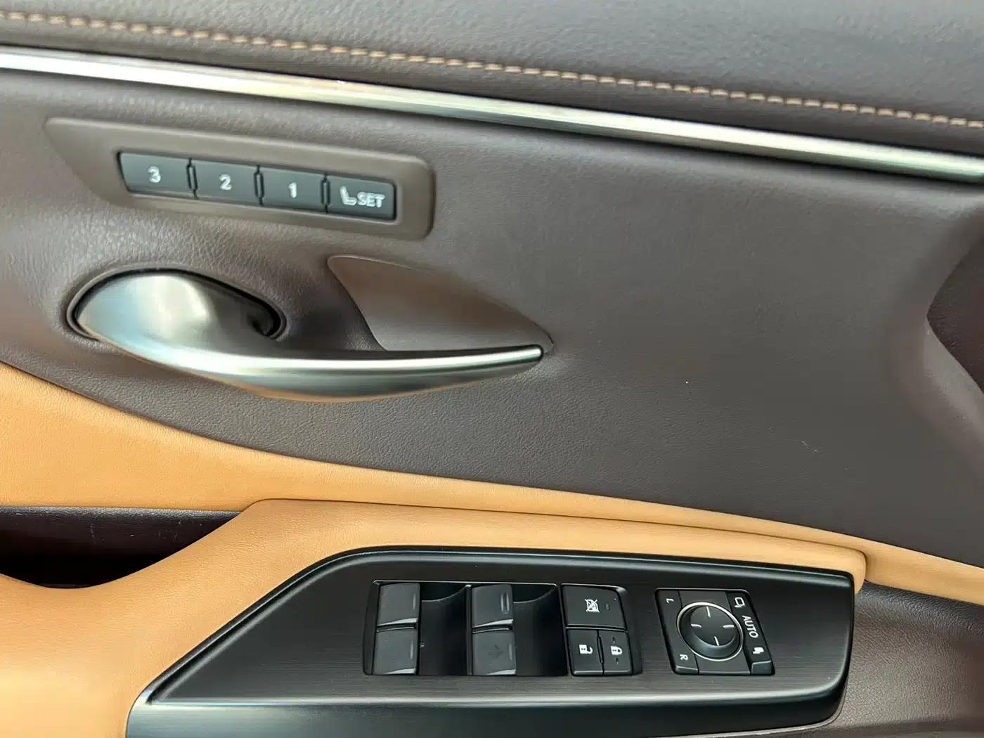 Lexus ES 2018 200 Luxury Edition (China V emission standard) — миниатюра 16