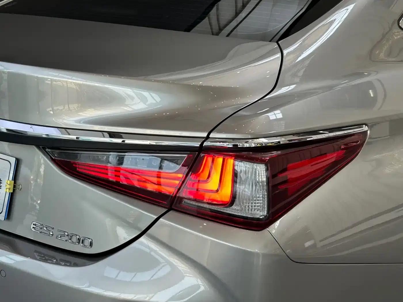 Lexus ES 2018 200 Luxury Edition (China V emission standard) — миниатюра 18
