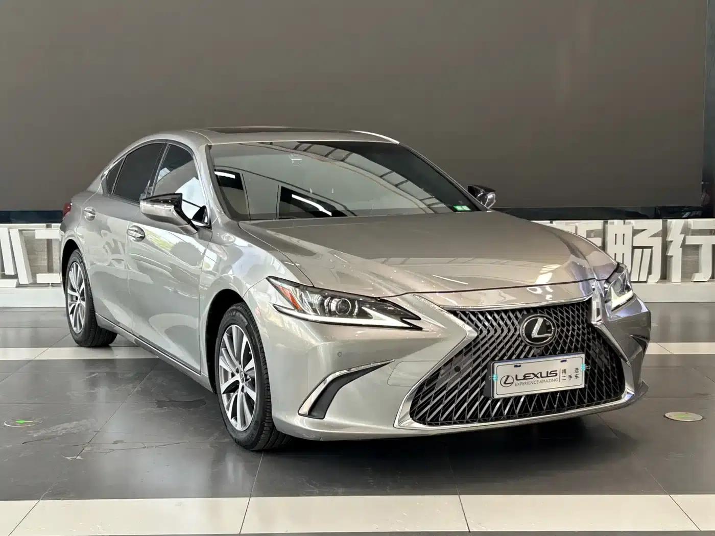Lexus ES 2018 200 Luxury Edition (China V emission standard) — миниатюра 3
