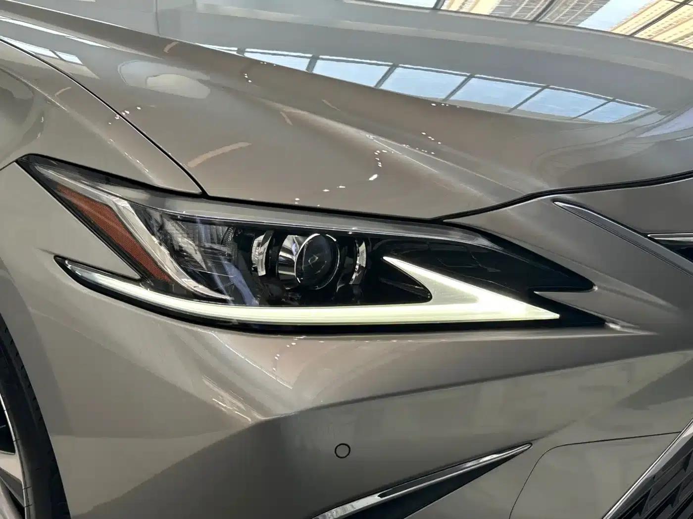 Lexus ES 2018 200 Luxury Edition (China V emission standard) — миниатюра 21