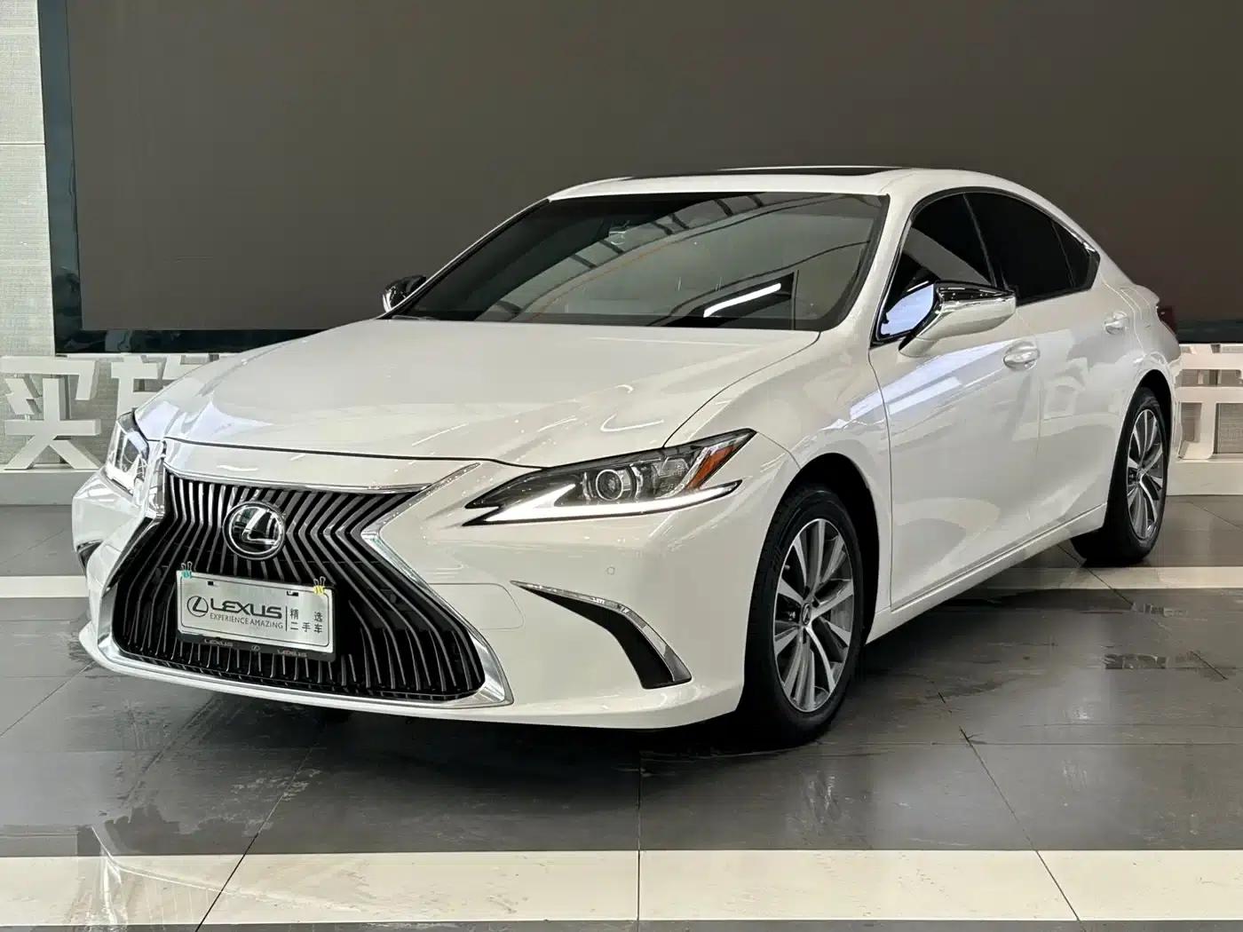 Lexus ES 2020 200 Excellence Edition — миниатюра 1