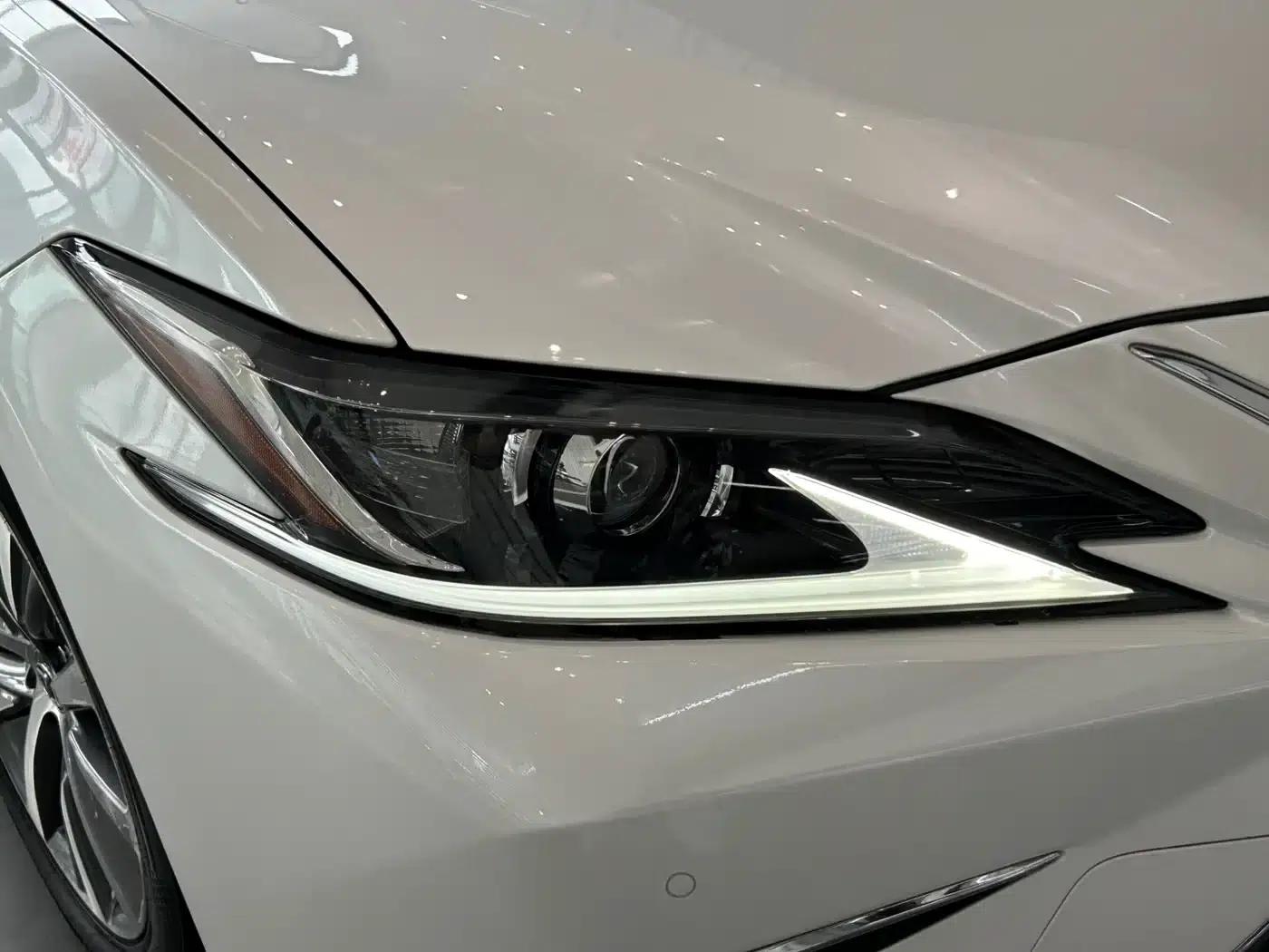 Lexus ES 2020 200 Excellence Edition — миниатюра 20