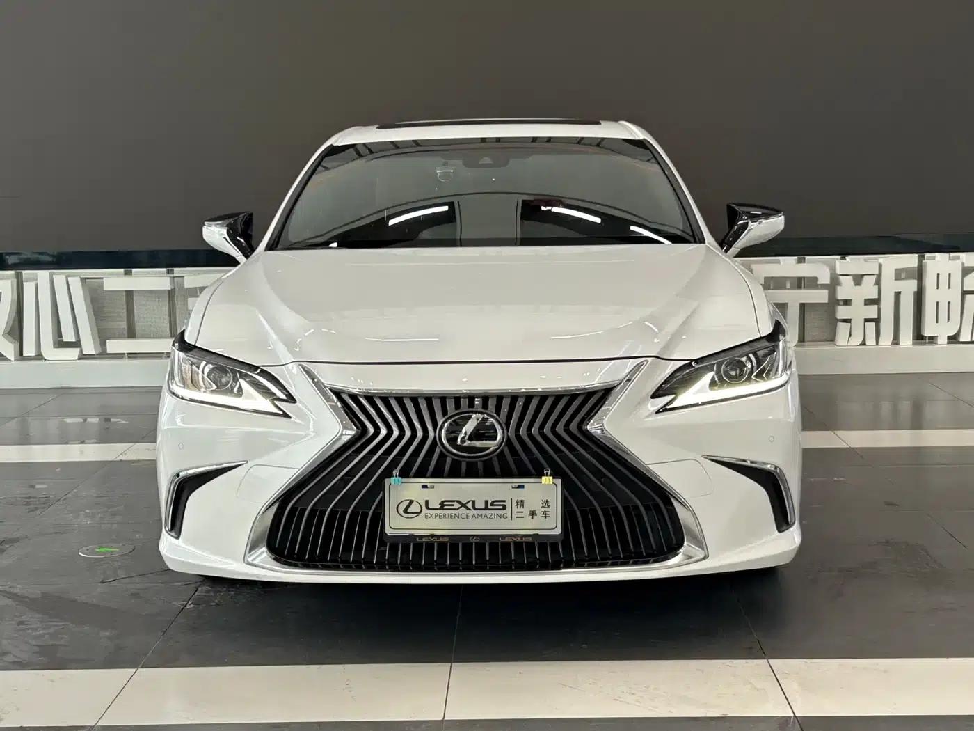 Lexus ES 2020 200 Excellence Edition — миниатюра 3