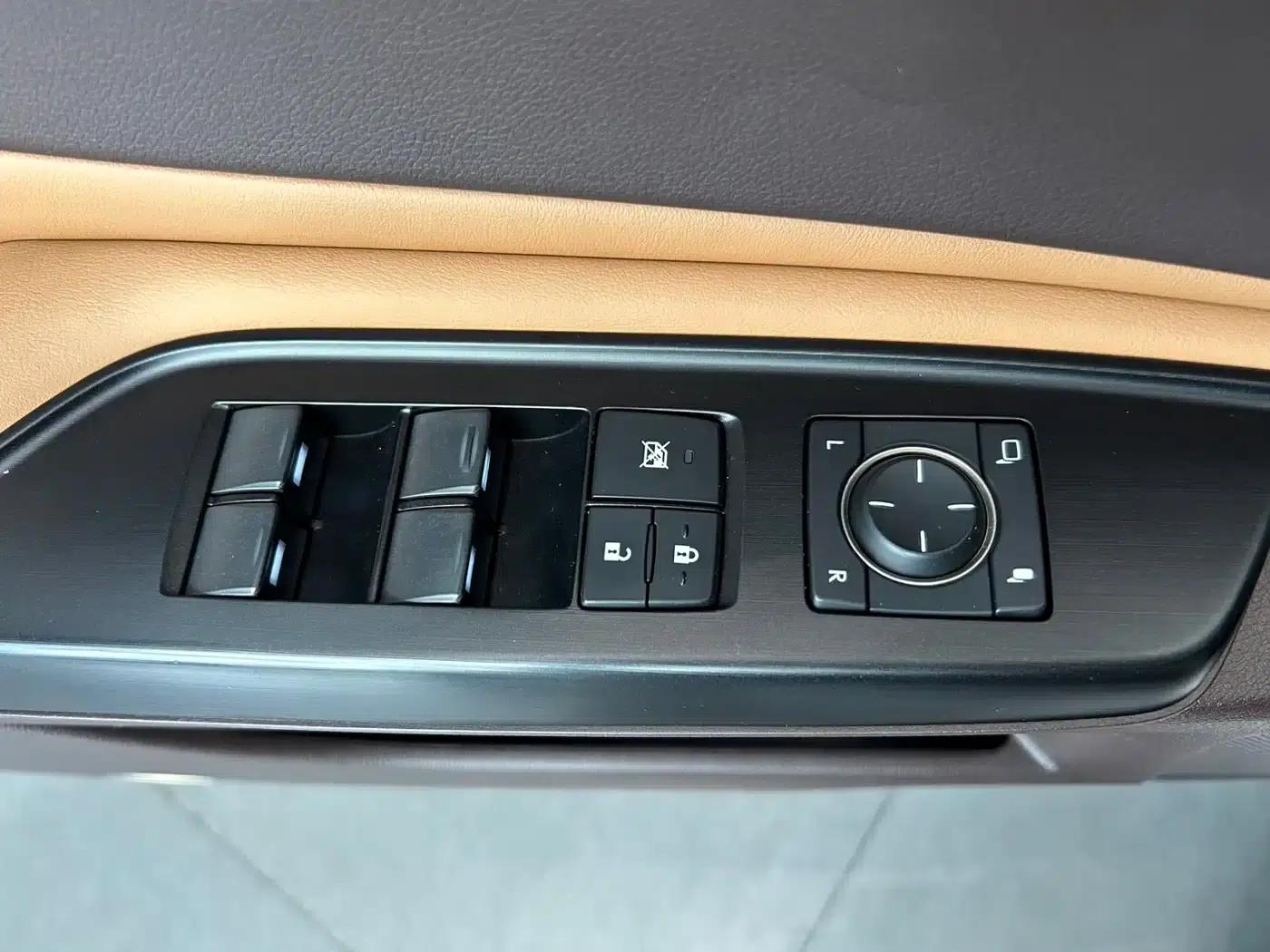 Lexus ES 2020 200 Excellence Edition — миниатюра 24