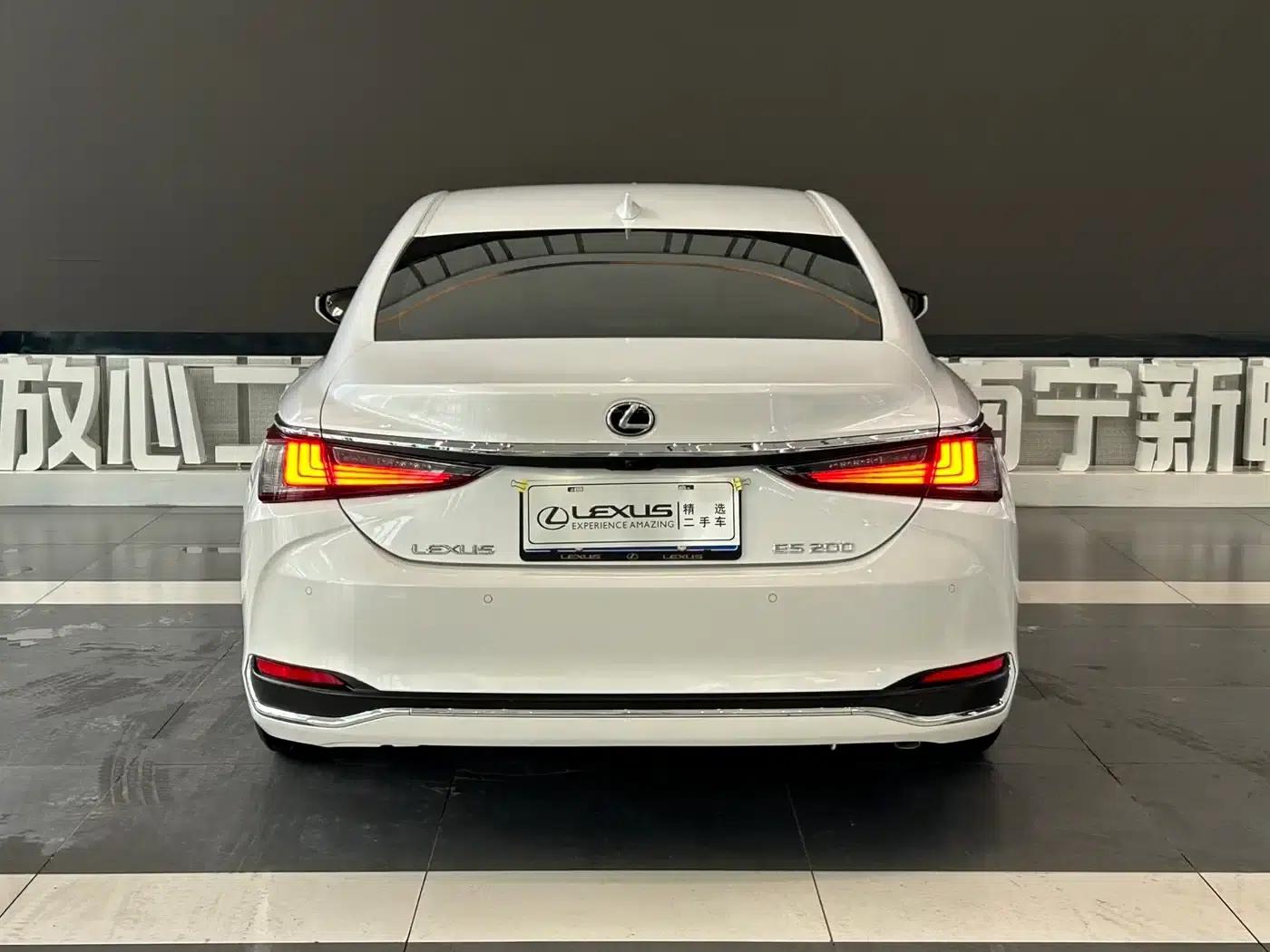 Lexus ES 2020 200 Excellence Edition — миниатюра 5