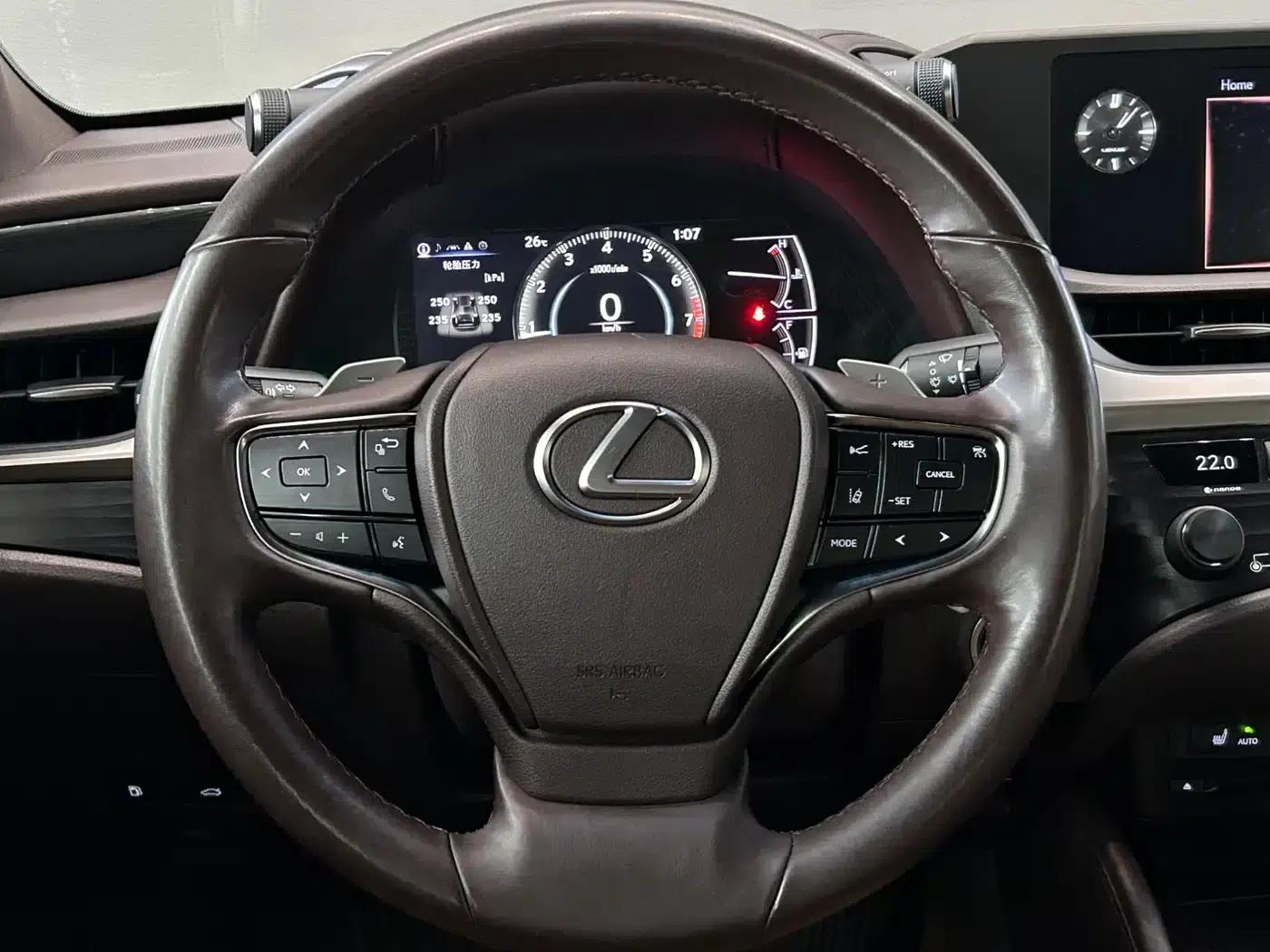 Lexus ES 2020 200 Excellence Edition — миниатюра 9