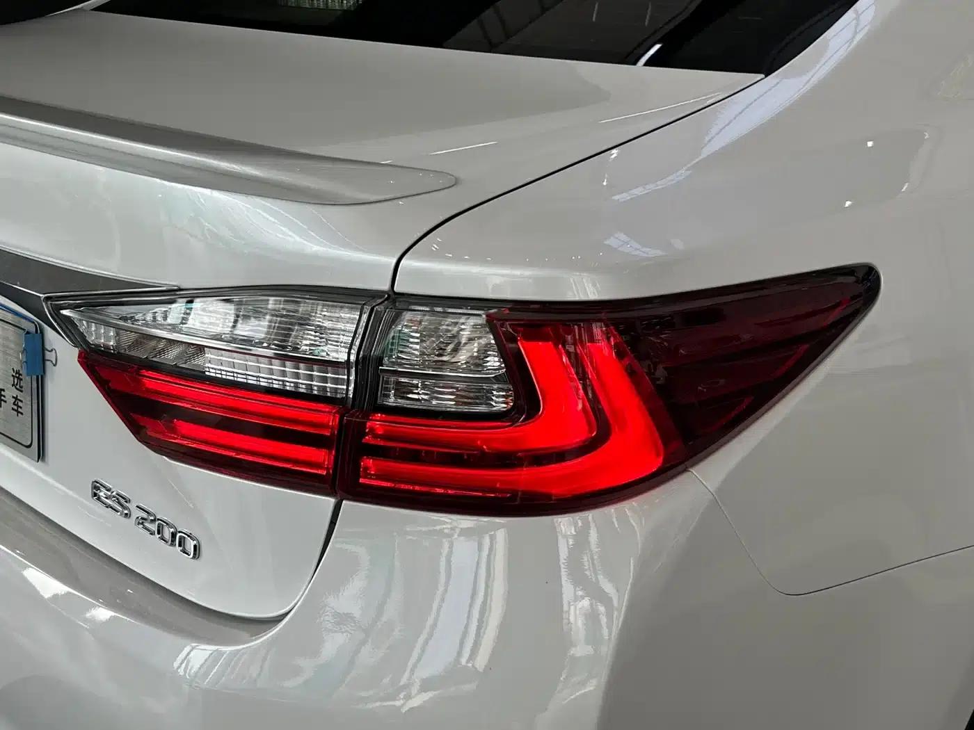 Lexus ES 2015 200 Elite Edition — миниатюра 20