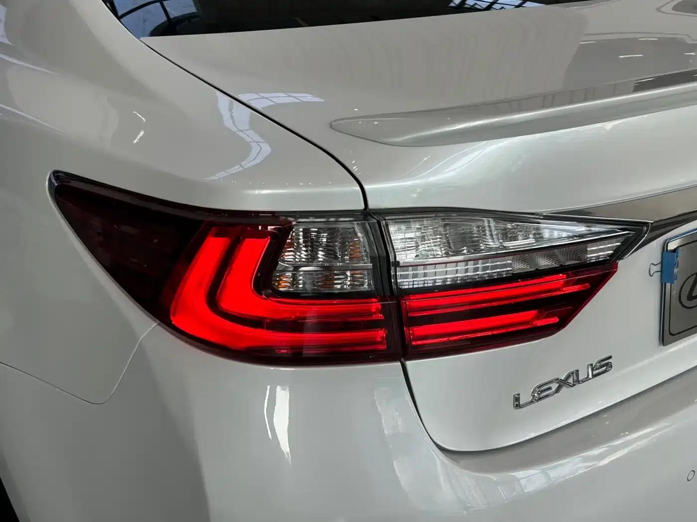 Lexus ES 2015 200 Elite Edition — миниатюра 21