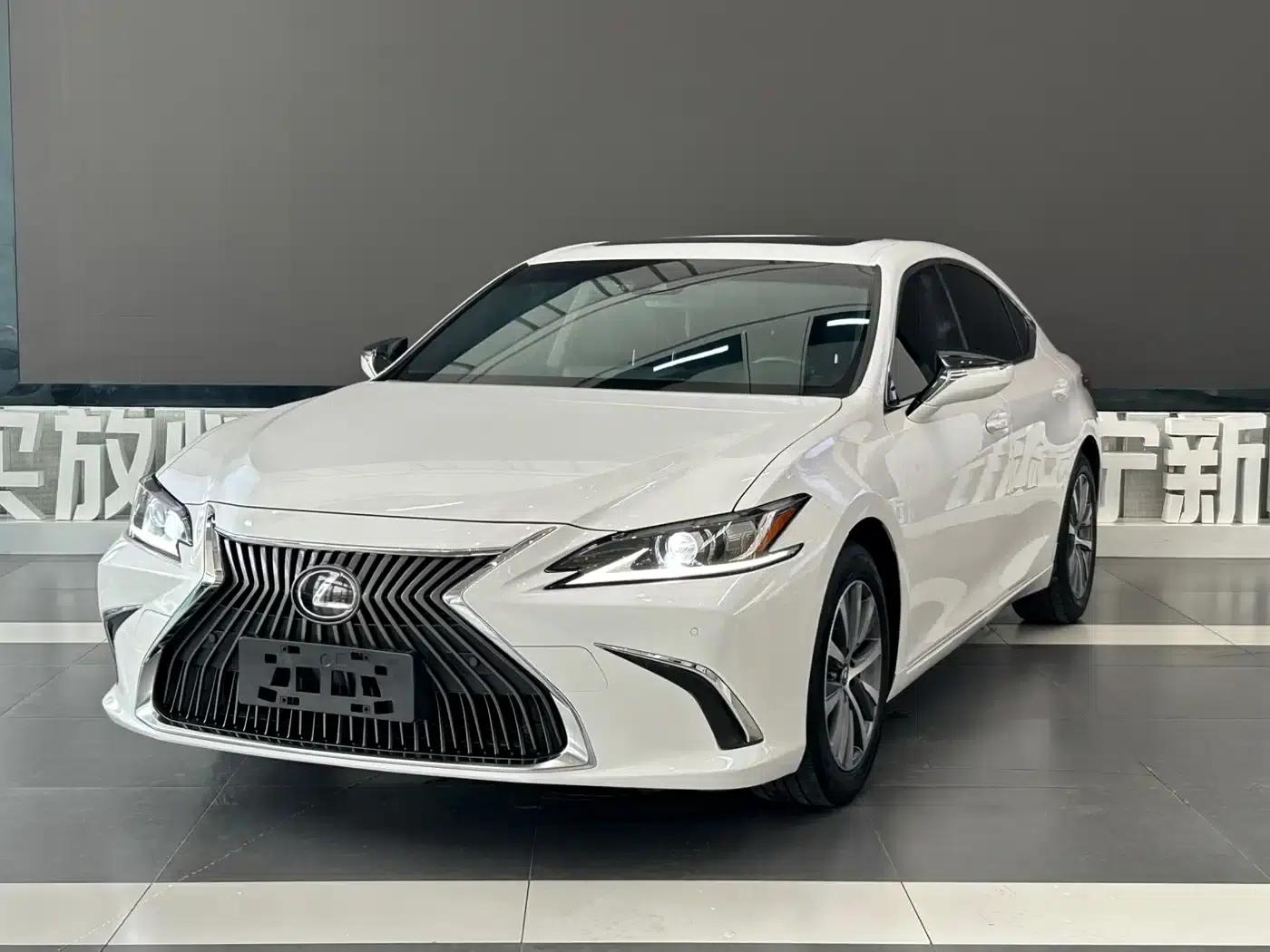 Lexus ES 2018 200 Premium Edition (China V emission standard) — миниатюра 1