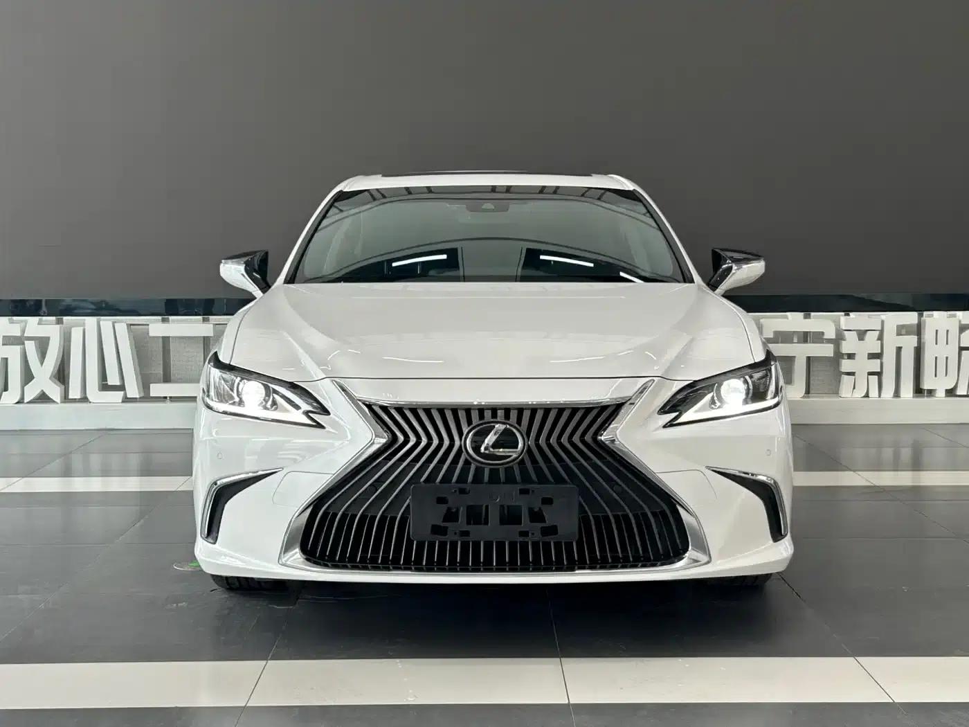 Lexus ES 2018 200 Premium Edition (China V emission standard) — миниатюра 2