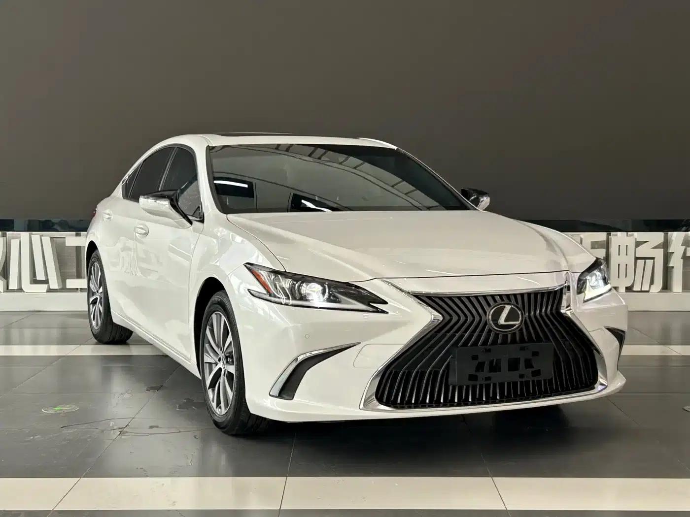 Lexus ES 2018 200 Premium Edition (China V emission standard) — миниатюра 3