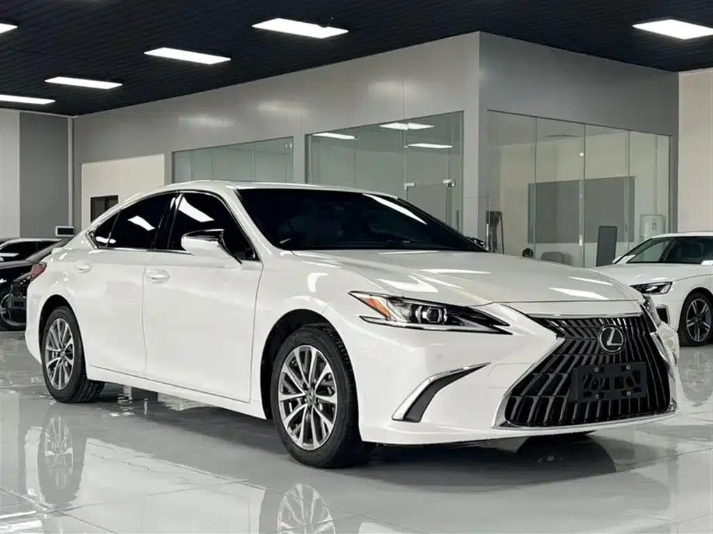 Lexus ES 2022 300h Premium Edition — миниатюра 3