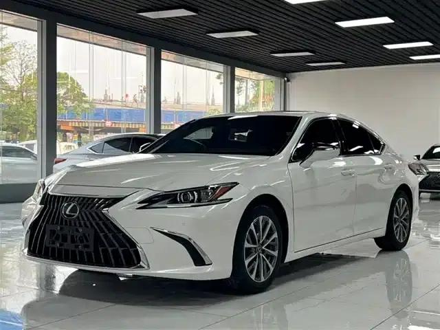 Lexus ES 2022 300h Premium Edition