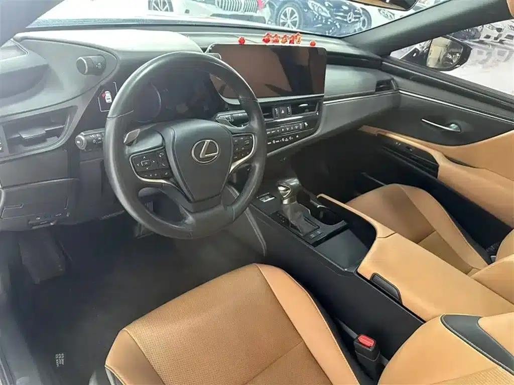 Lexus ES 2022 200 Premium Edition — миниатюра 4