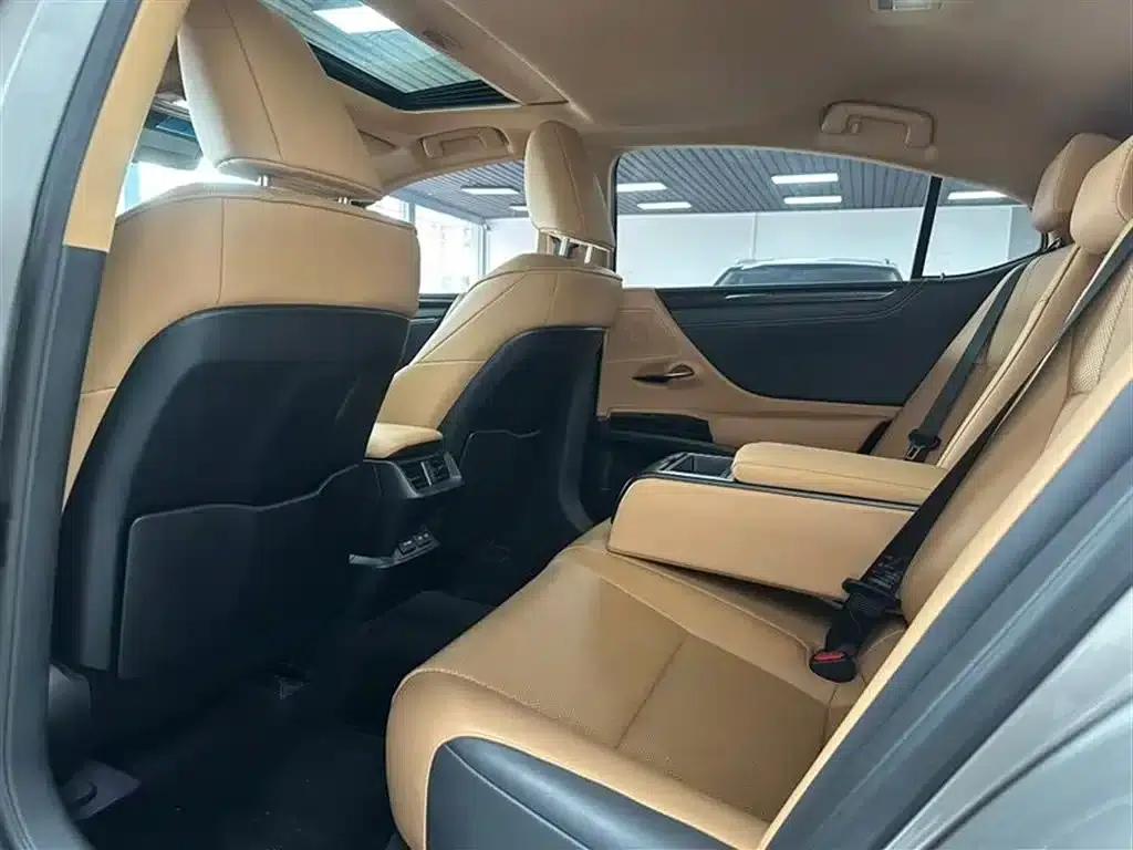 Lexus ES 2022 200 Premium Edition — миниатюра 5