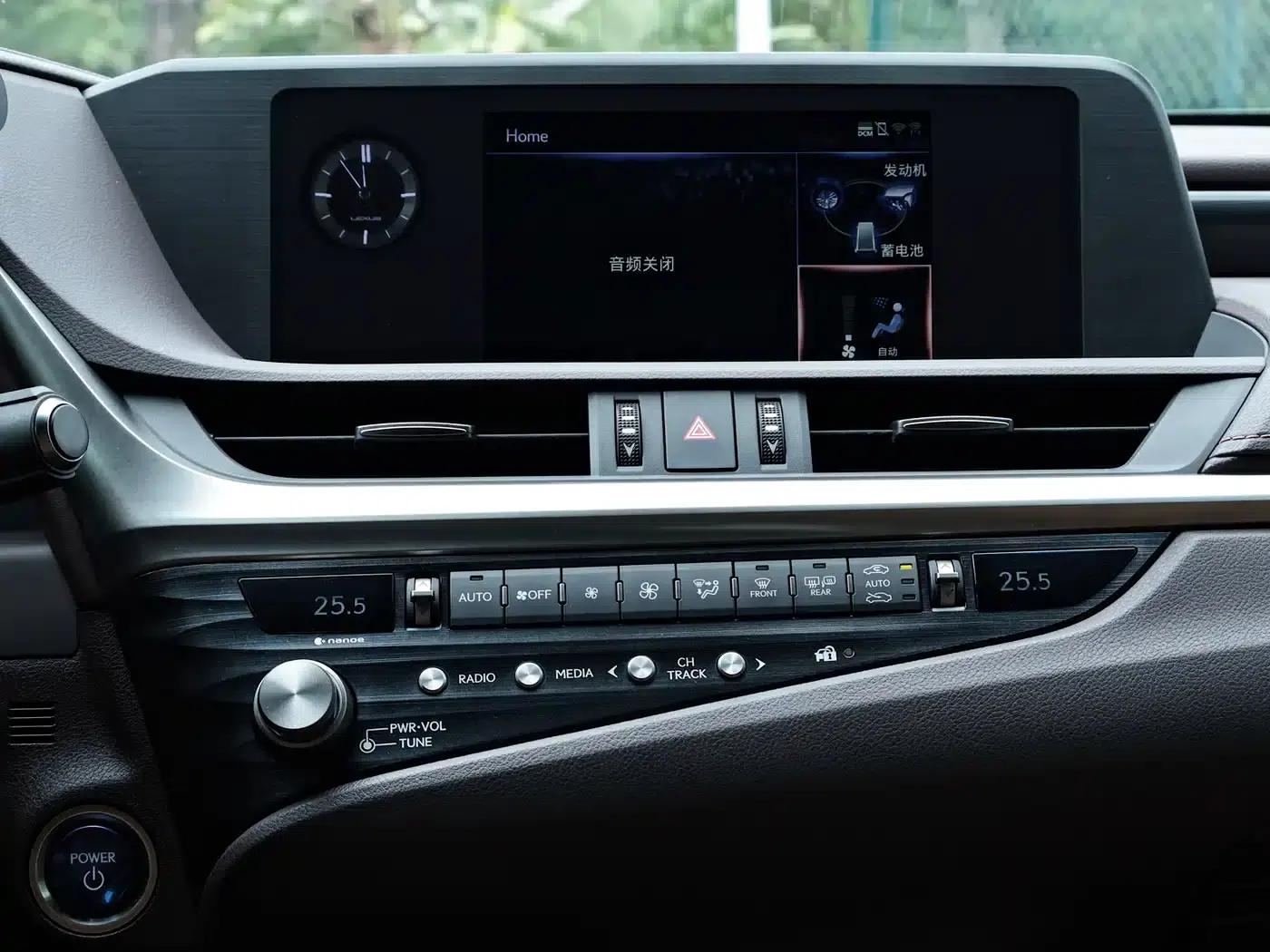 Lexus ES 2020 300h Premium Edition — миниатюра 13