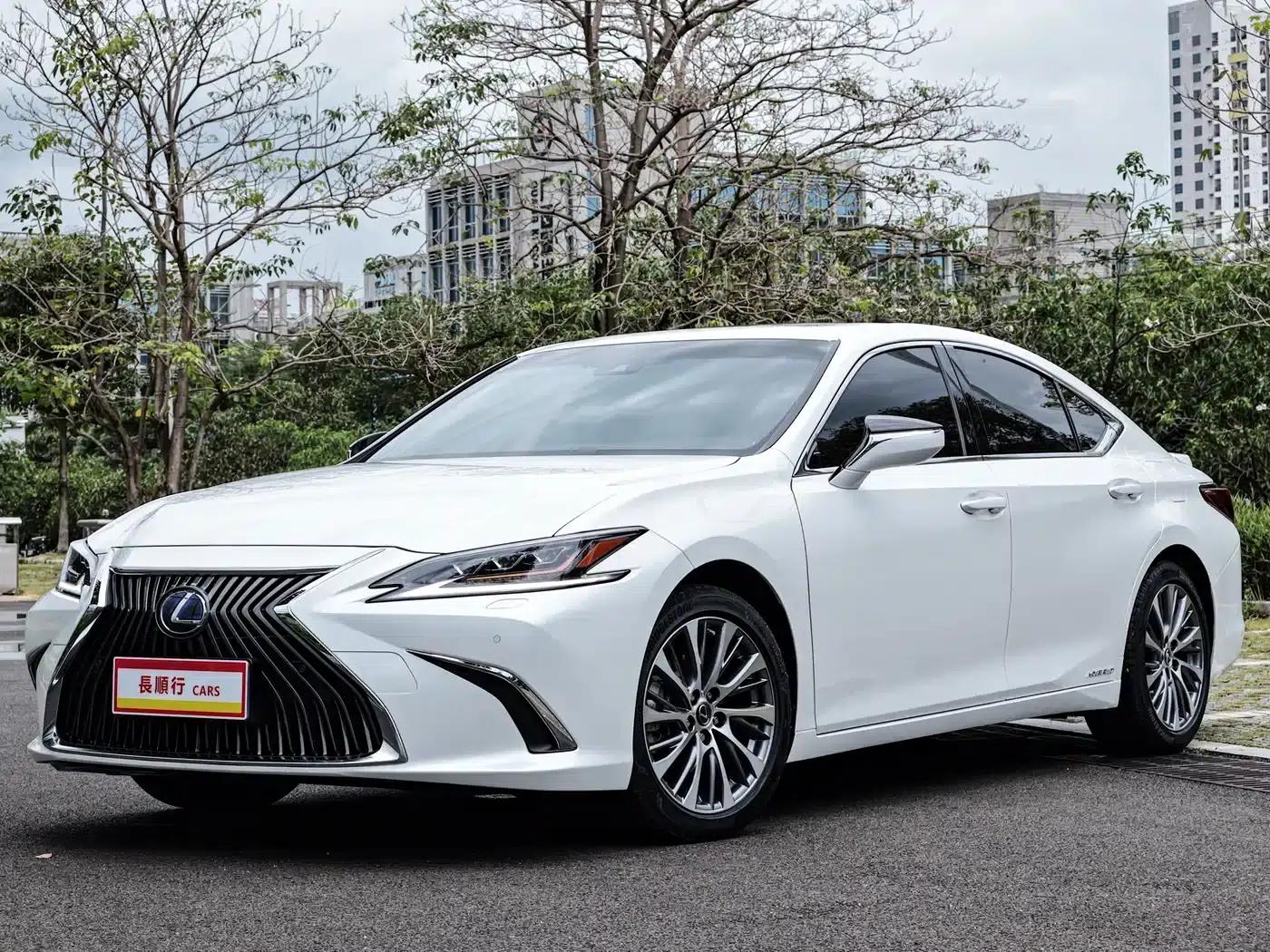Lexus ES 2020 300h Premium Edition — миниатюра 17