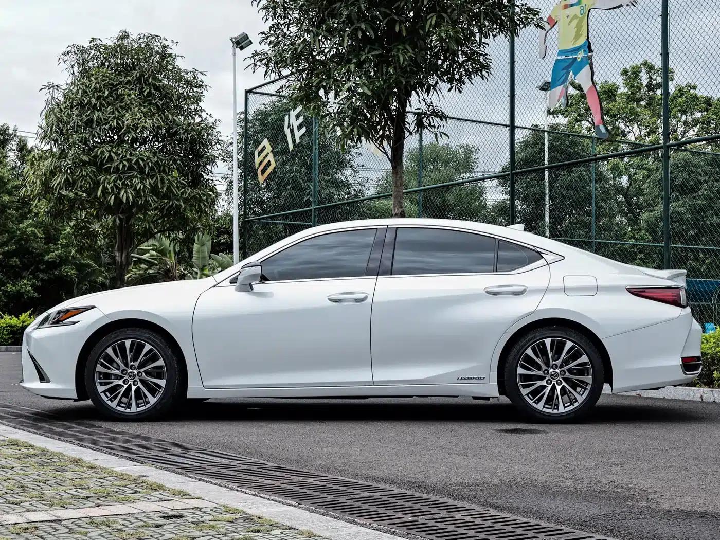 Lexus ES 2020 300h Premium Edition — миниатюра 6