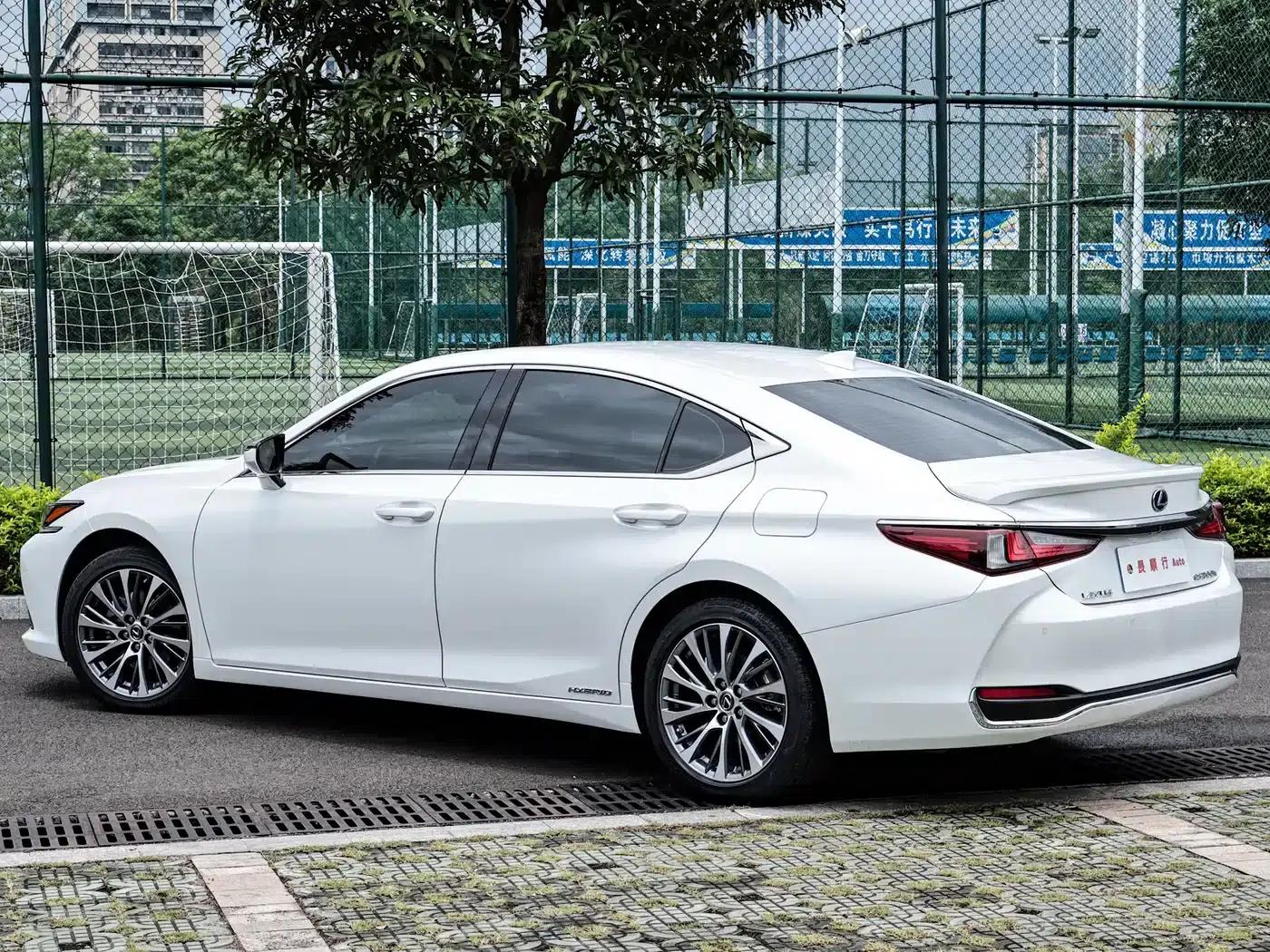 Lexus ES 2020 300h Premium Edition — миниатюра 7