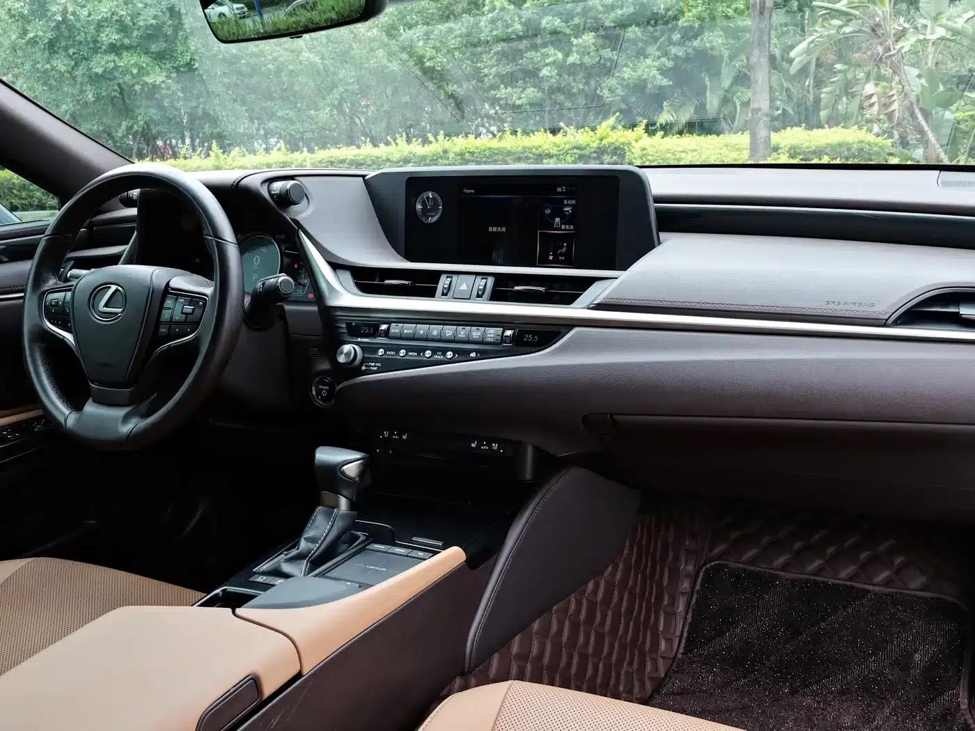 Lexus ES 2020 300h Premium Edition — миниатюра 8