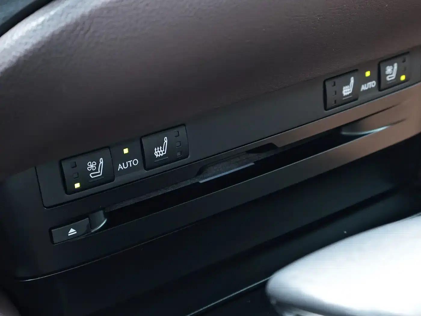 Lexus ES 2020 300h Premium Edition — миниатюра 9