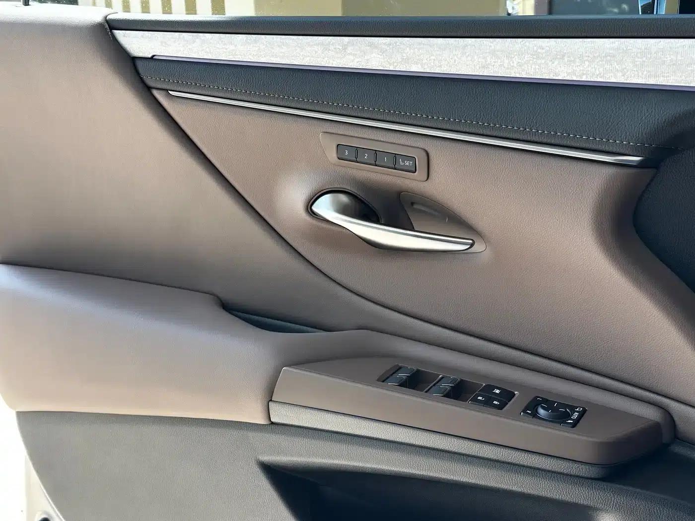 Lexus ES 2025 200 Premium Edition — миниатюра 9