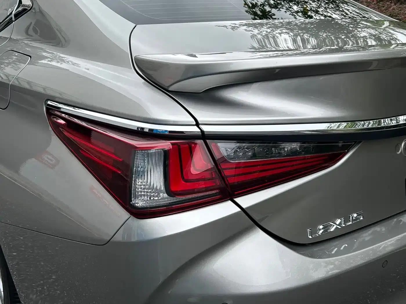 Lexus ES 2018 300h Premium Edition (China V emission standard) — миниатюра 15