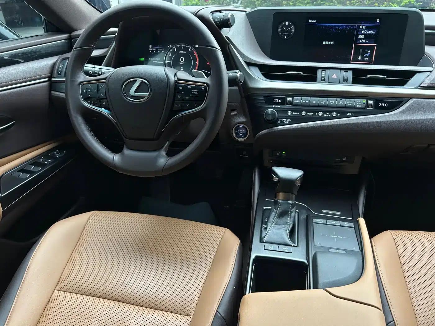 Lexus ES 2018 300h Premium Edition (China V emission standard) — миниатюра 28