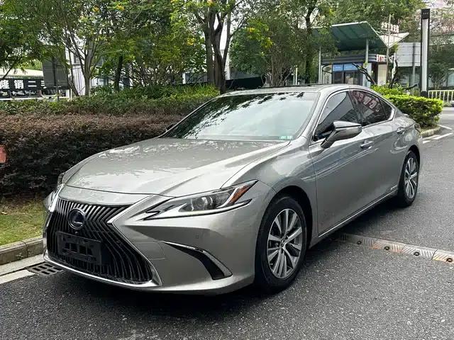 Lexus ES 2018 300h Premium Edition (China V emission standard)