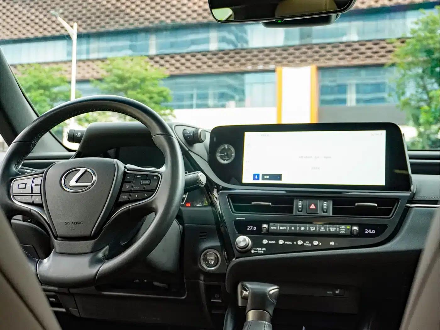 Lexus ES 2022 300h Premium Edition — миниатюра 21