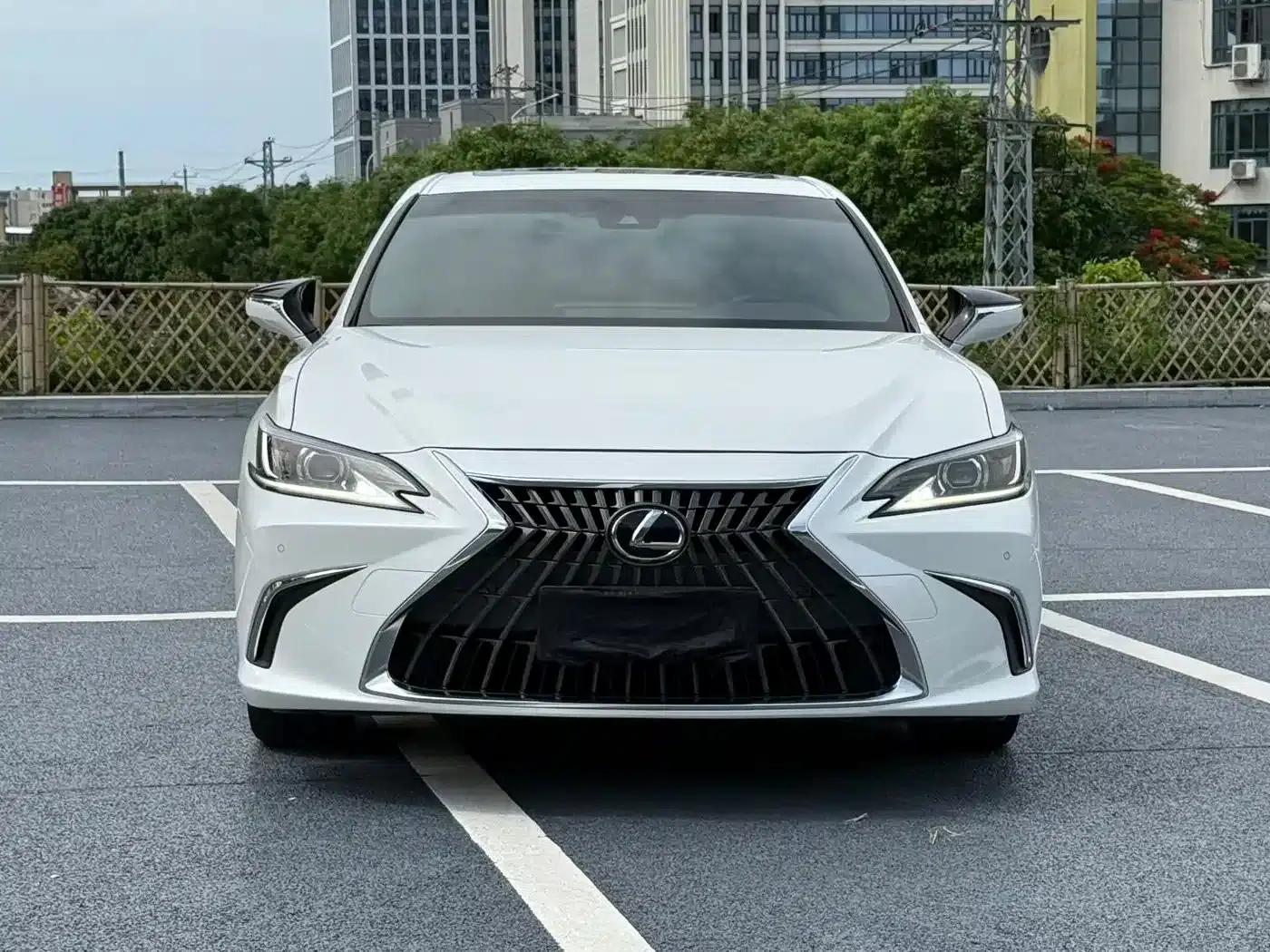 Lexus ES 2022 200 Premium Edition — миниатюра 2