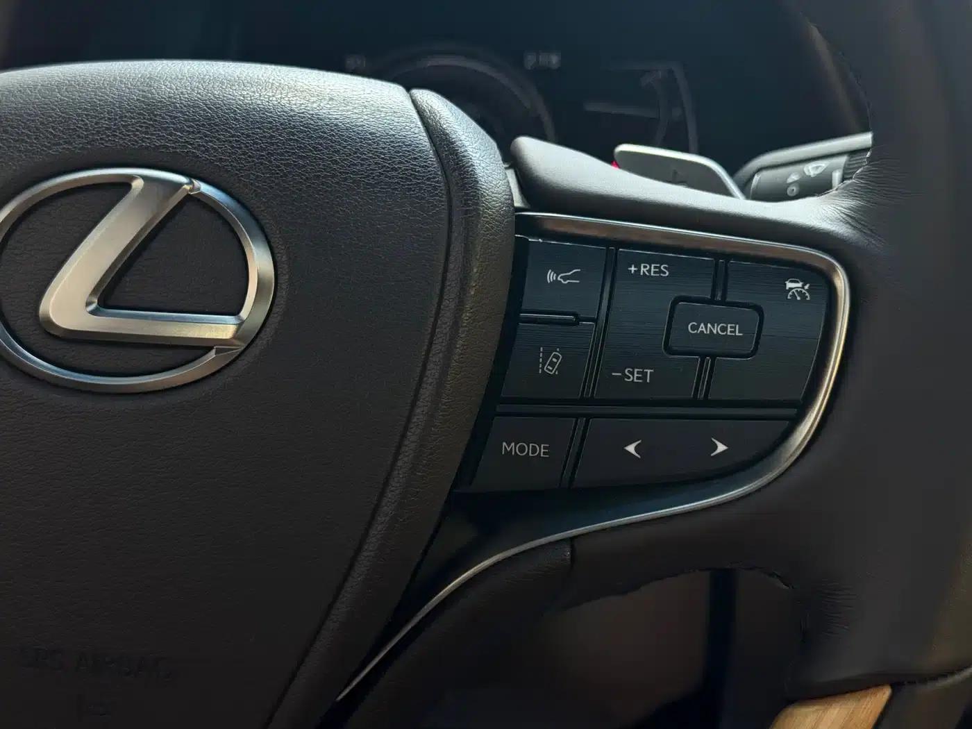 Lexus ES 2018 300h Premium Edition (China V emission standard) — миниатюра 19