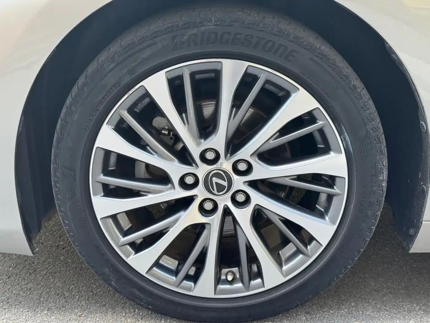 Lexus ES 2018 300h Premium Edition (China V emission standard) — миниатюра 26