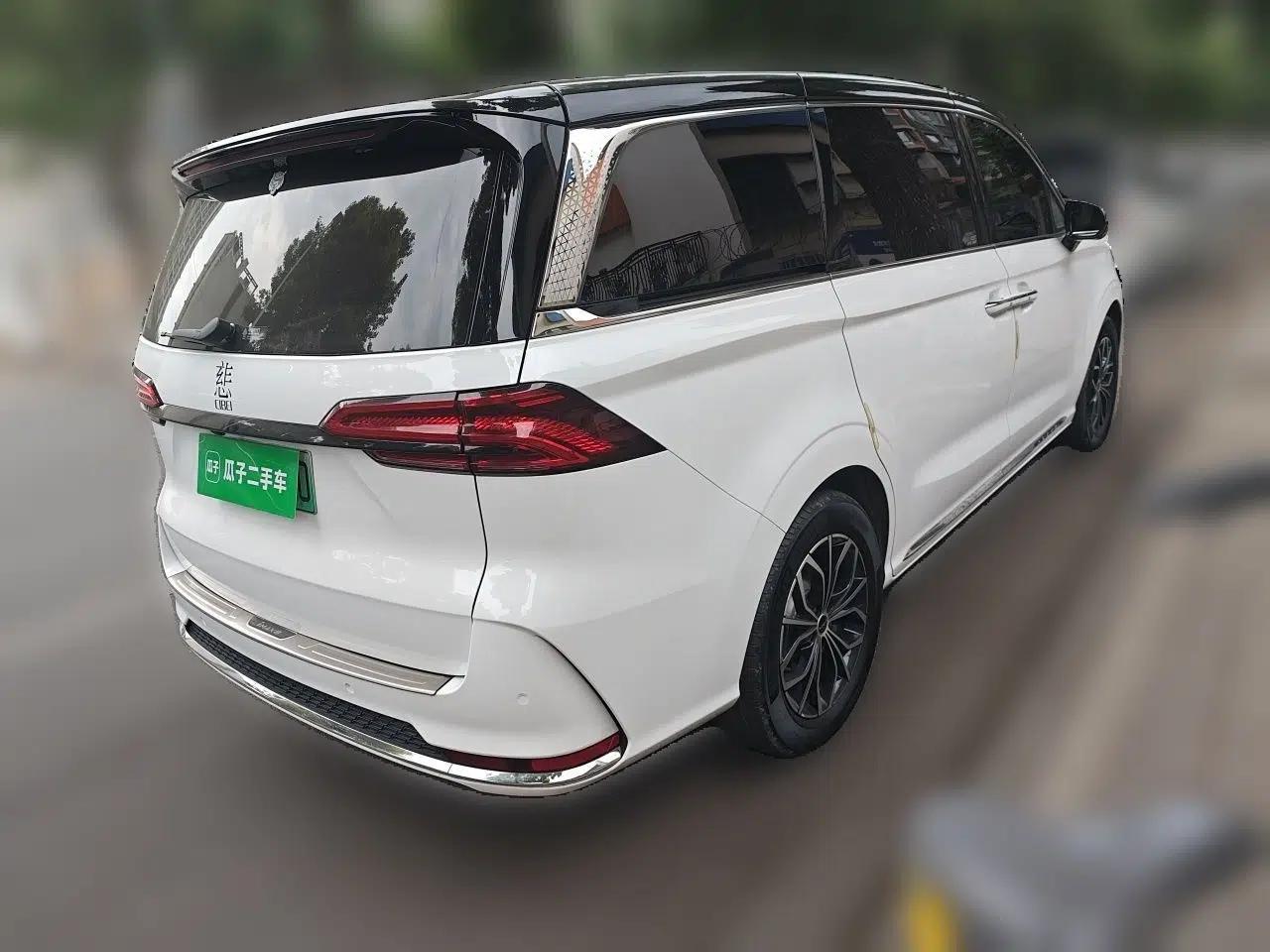 Roewe iMAX8 New Energy 2022 First-Class Titanium Edition — миниатюра 6