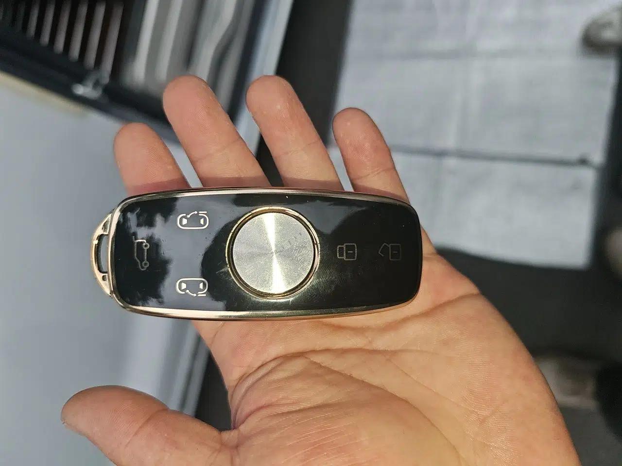 Roewe iMAX8 New Energy 2022 First-Class Titanium Edition — миниатюра 9
