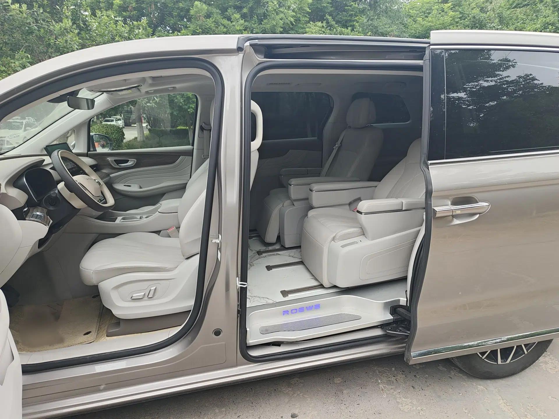 Roewe iMAX8 New Energy 2025 1.5T DMH Lu Zun Deluxe Edition — миниатюра 10