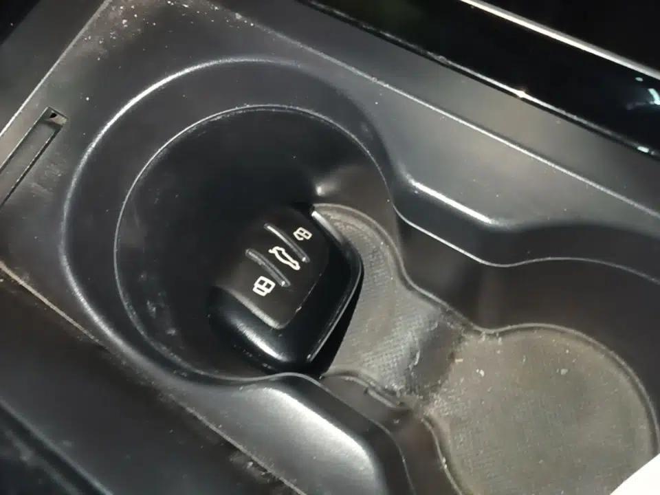 Roewe i6 MAX New Energy 2020 1.5T PHEV Sporty Cool Edition — миниатюра 12