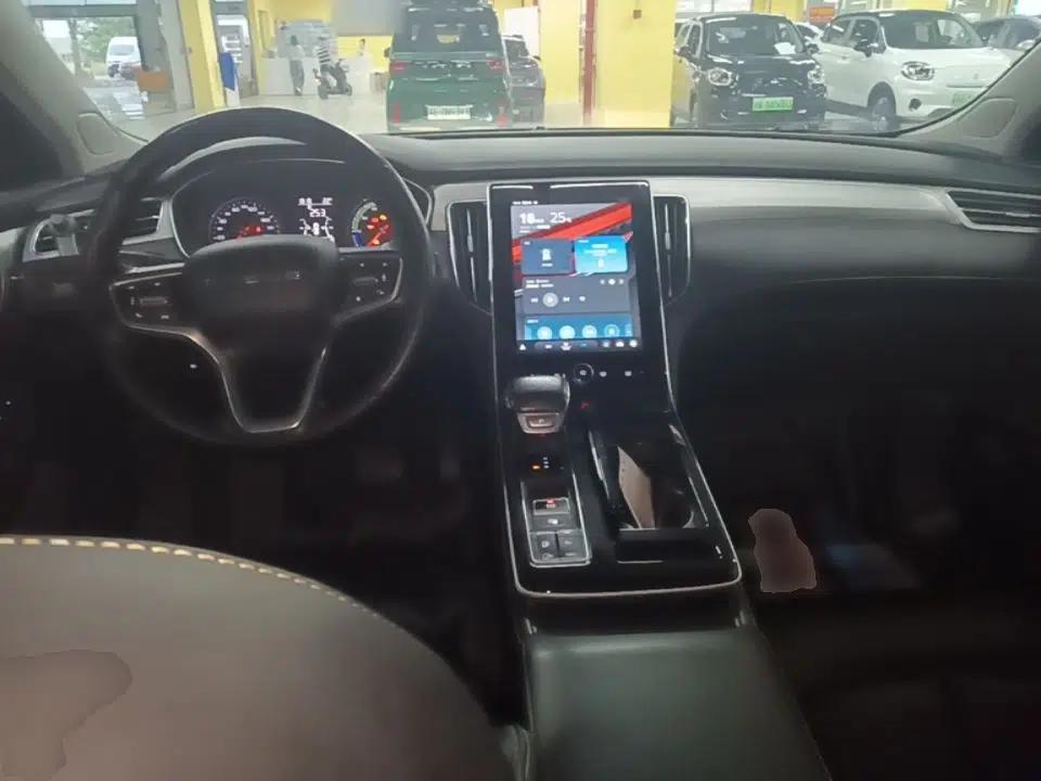 Roewe i6 MAX New Energy 2020 1.5T PHEV Sporty Cool Edition — миниатюра 13