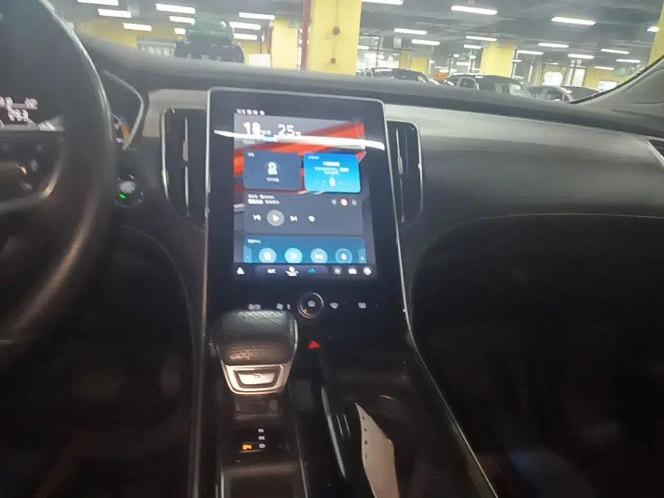 Roewe i6 MAX New Energy 2020 1.5T PHEV Sporty Cool Edition — миниатюра 16
