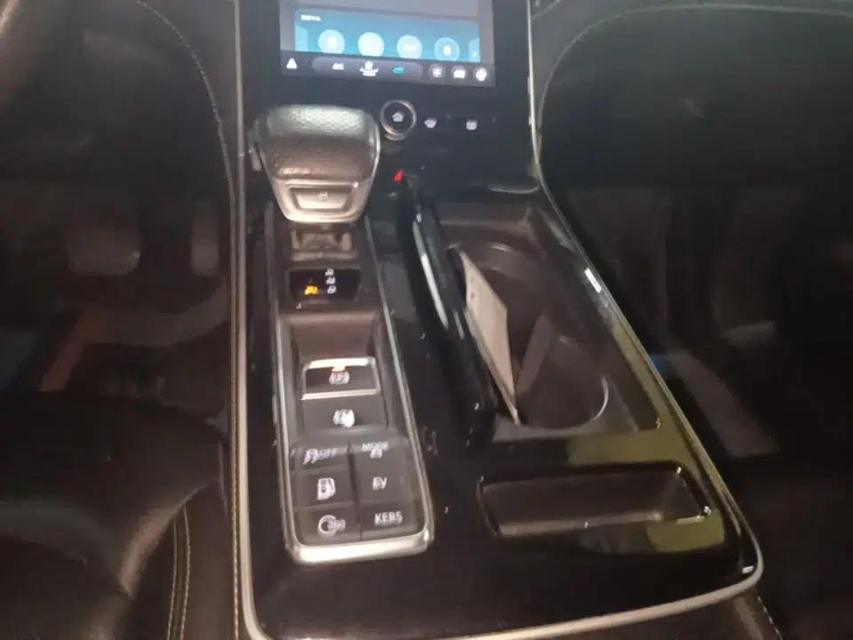 Roewe i6 MAX New Energy 2020 1.5T PHEV Sporty Cool Edition — миниатюра 17