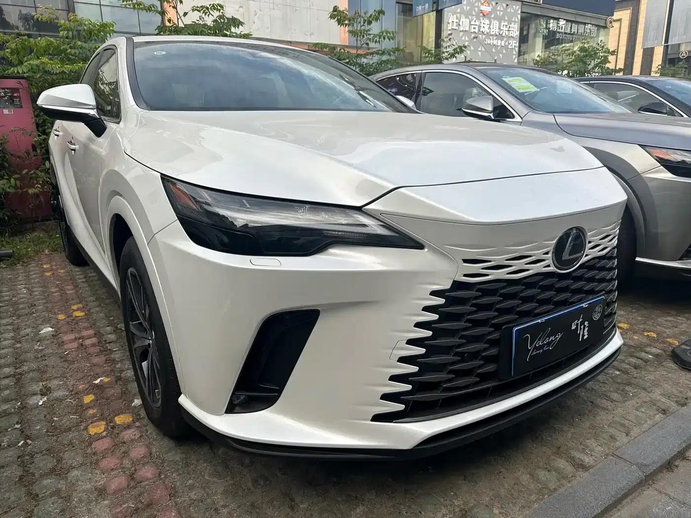Lexus RX 2026 300 AWD Luxury Edition — миниатюра 3