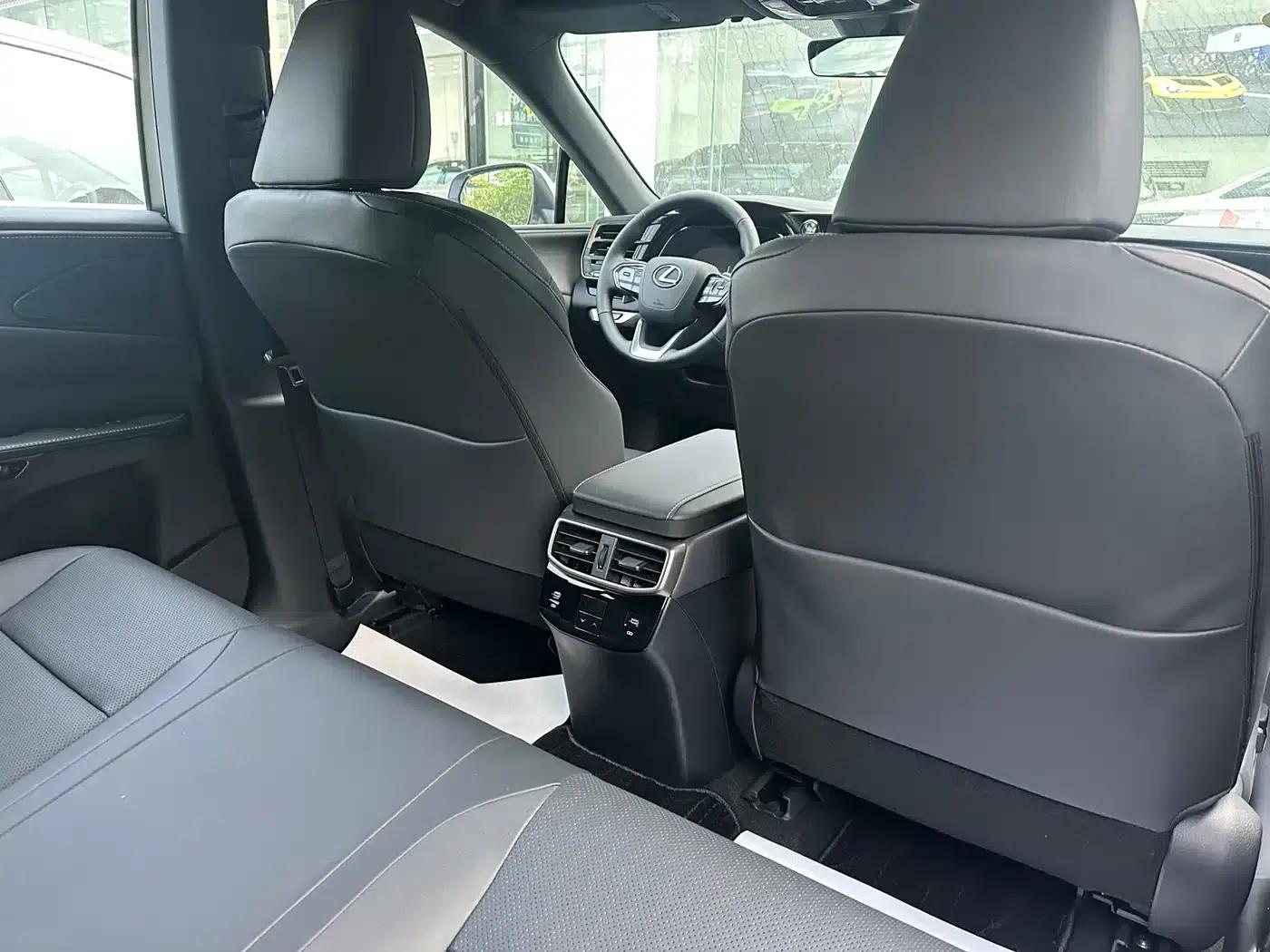 Lexus RX 2026 300 AWD Luxury Edition — миниатюра 8