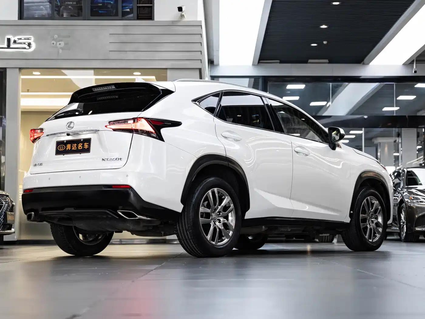 Lexus NX 2015 200t AWD Sport Edition — миниатюра 3